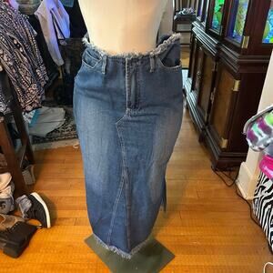 Details Jean skirt size 10 please read description
